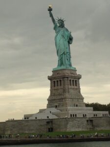 statue-of-liberty-507719_640-225x300 %maghareba